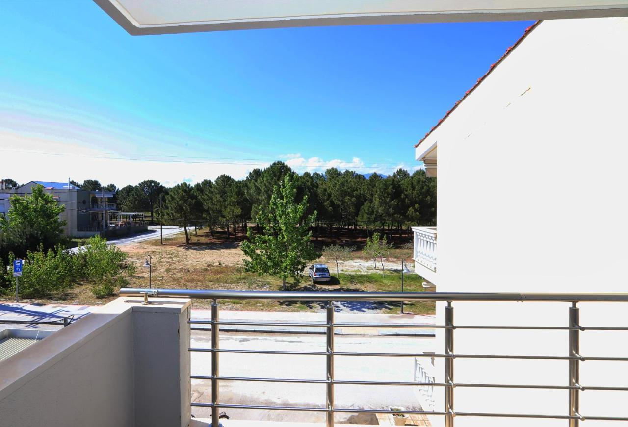 Katerina Apartments Keramotí Exterior foto